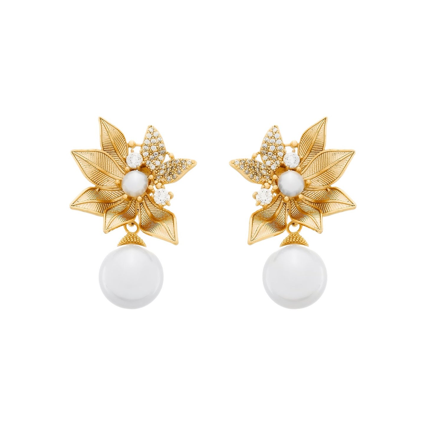 Brinco Dourado com Folhas em Zircônia e Pérolas