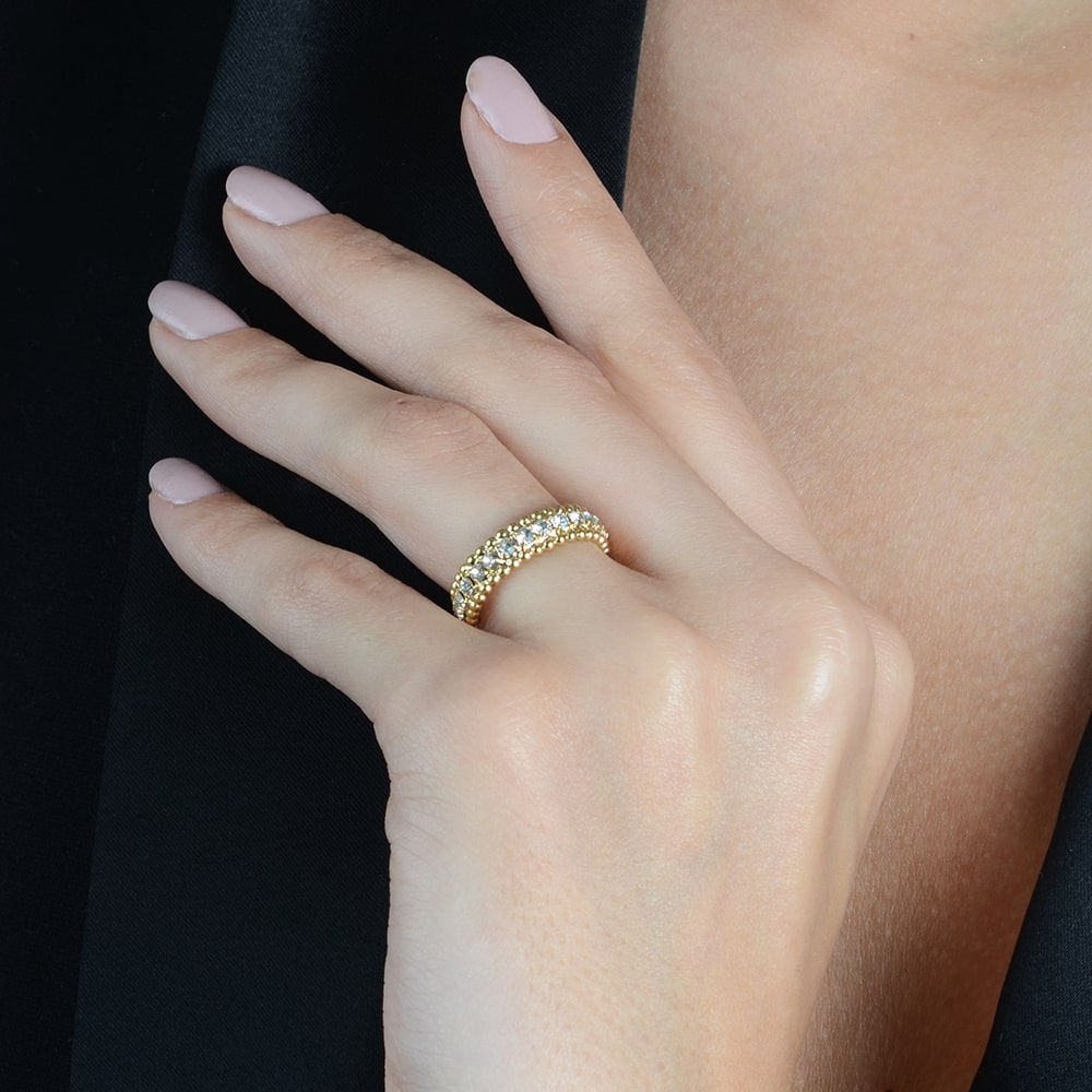 Anel Dourado Cravejado de Zircônia
